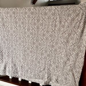 Extra Large (King) Super SOFT Gray/White Geometric Blanket